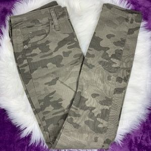 FITTED HIP-SLIM LEG 22W SKINNY REG SCULPS UNIVERSAL THREAD GREEN CAMO SZ
